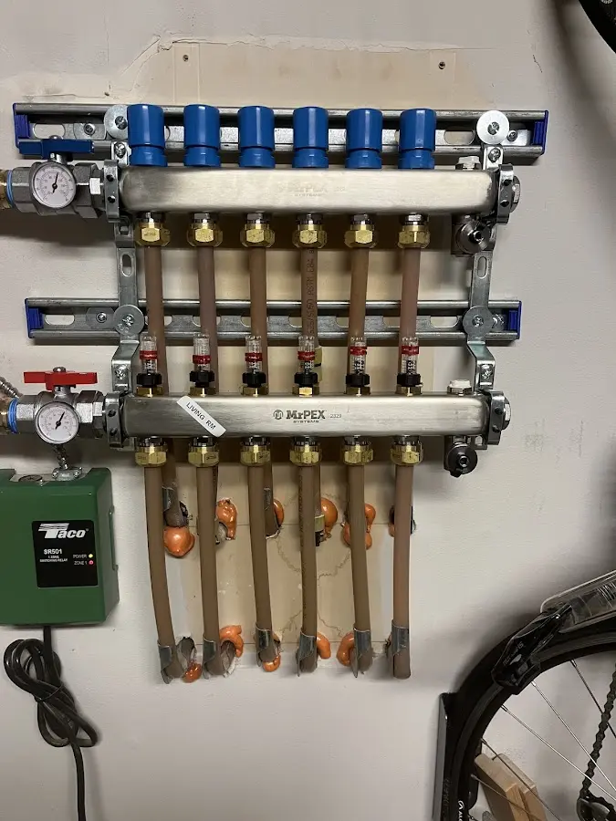 Plumber performing Gas Leak Detection at a residential property in Muleshoe